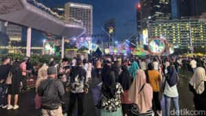 Malam Tahun Baru 2026: Bundaran HI Ramai, Jalan Thamrin Ditutup untuk Car Free Night
