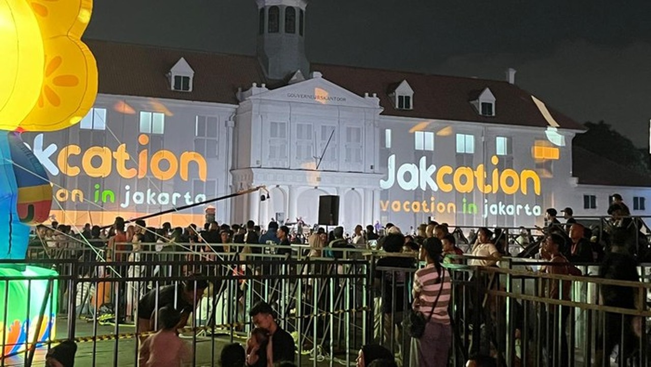 Malam Tahun Baru 2026 di Kota Tua Jakarta: Hiburan, Doa Lintas Agama, dan Keriuhan Pedagang Malam Tahun Baru 2026 di Kota Tua Jakarta: Hiburan, Doa Lintas Agama, dan Keriuhan Pedagang