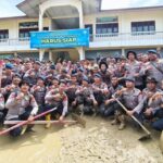 Kapolri Jenderal Listyo Sigit Prabowo Tinjau Pembersihan Sekolah dan Pembangunan Huntap di Aceh Tamiang