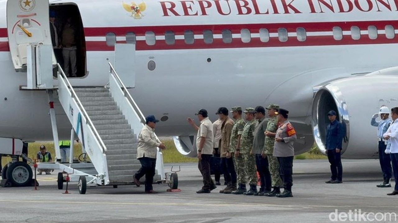 Presiden Prabowo Tinjau Jembatan Bailey Sungai Garoga Tapsel Pascabencana di Sumatera Utara