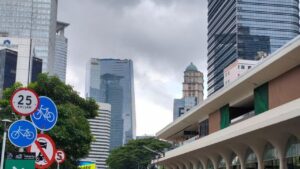 Langit Jakarta Mendung di Penghujung 2025, Siap Sambut Tahun Baru 2026 dengan Gerimis