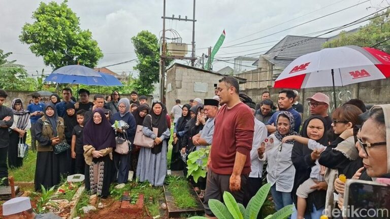 Ayah Gilang Dirga Meninggal Dunia dalam Usia 63 Tahun Setelah Berjuang Melawan Komplikasi Jantung