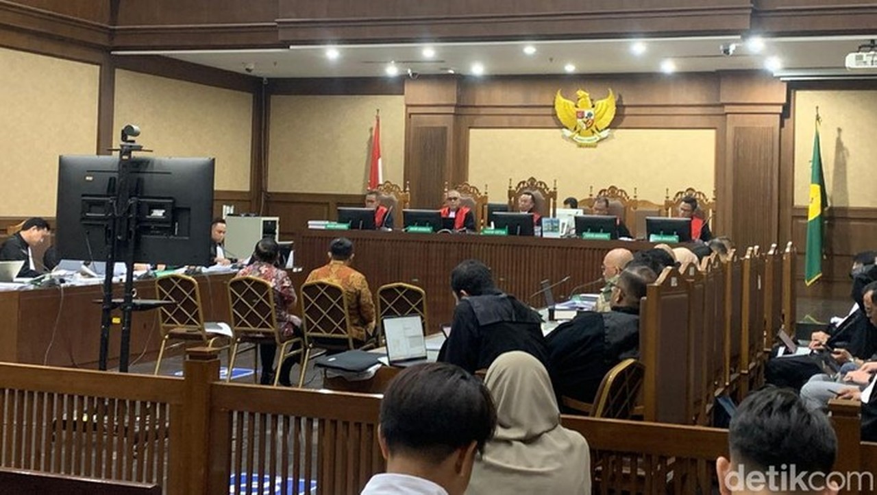 Saksi Sebut Terdakwa Korupsi Chromebook Beri Rp 50 Juta Tanpa Alasan Jelas Saksi Sebut Terdakwa Korupsi Chromebook Beri Rp 50 Juta Tanpa Alasan Jelas