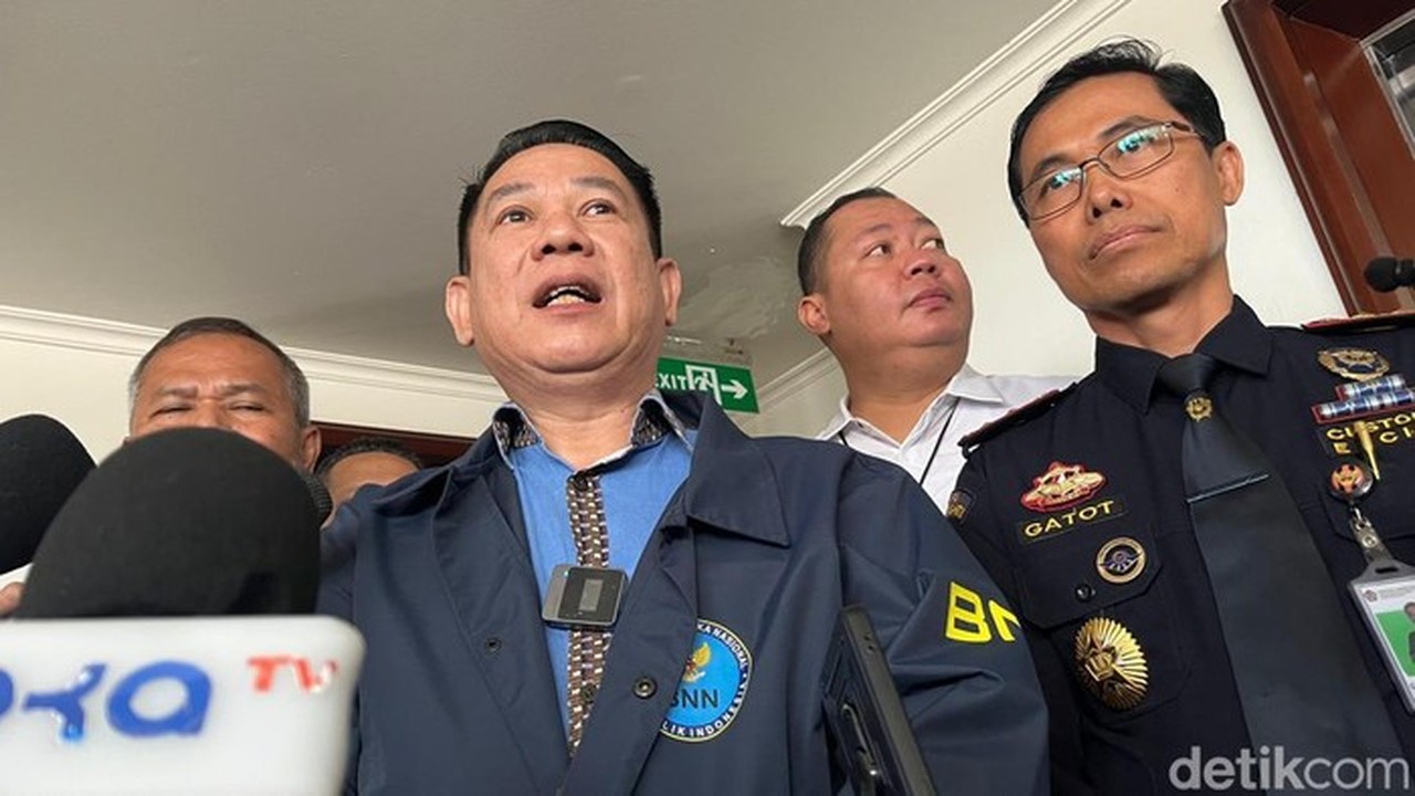 BNN Kejar Tiga WN China Pengendali Produksi Narkoba Happy Water dan Vape Etomidate di Ancol BNN Kejar Tiga WN China Pengendali Produksi Narkoba Happy Water dan Vape Etomidate di Ancol