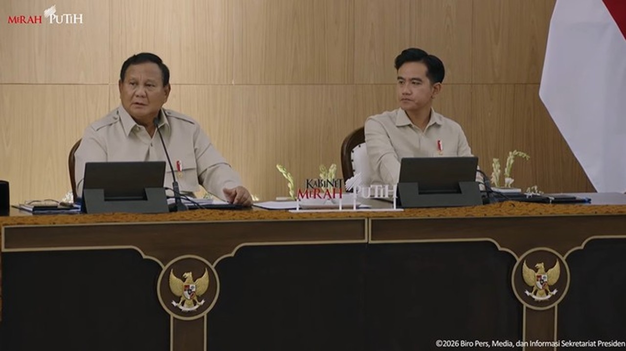 Momen Kompak Kabinet Prabowo: Safari Cokelat Jadi Seragam Wajib di Retret Hambalang Momen Kompak Kabinet Prabowo: Safari Cokelat Jadi Seragam Wajib di Retret Hambalang