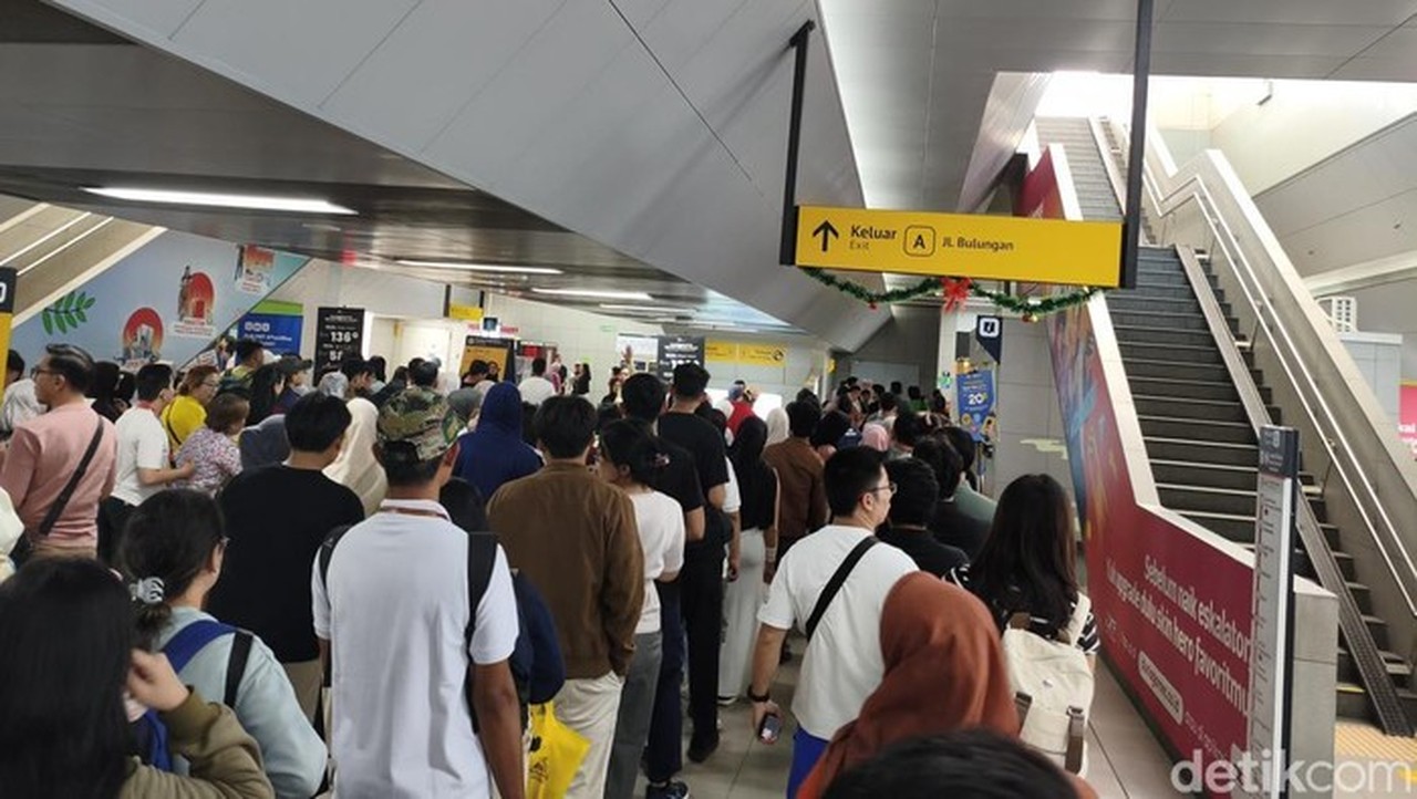 Tarif Rp 1 MRT Dimanfaatkan Warga untuk Liburan Keluarga ke Blok M