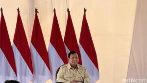 Prabowo Subianto Minta Maaf Belum Kunjungi Semua Titik Bencana