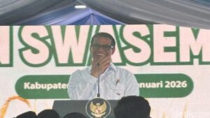 Mentan Amran Keliru Sebut Dedi Mulyadi Jadi Ridwan Kamil, Langsung Istigfar di Hadapan Presiden