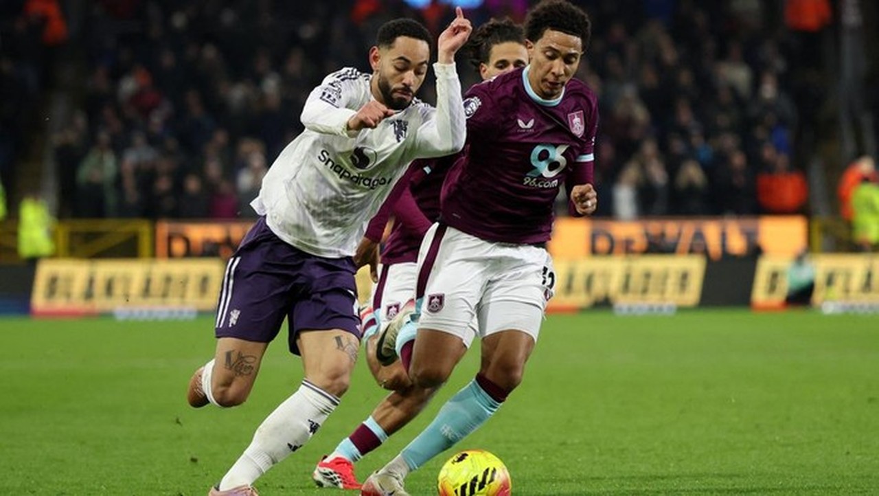Burnley Ungguli Manchester United 1-0 Berkat Gol Bunuh Diri Ayden Heaven di Babak Pertama Burnley Ungguli Manchester United 1-0 Berkat Gol Bunuh Diri Ayden Heaven di Babak Pertama