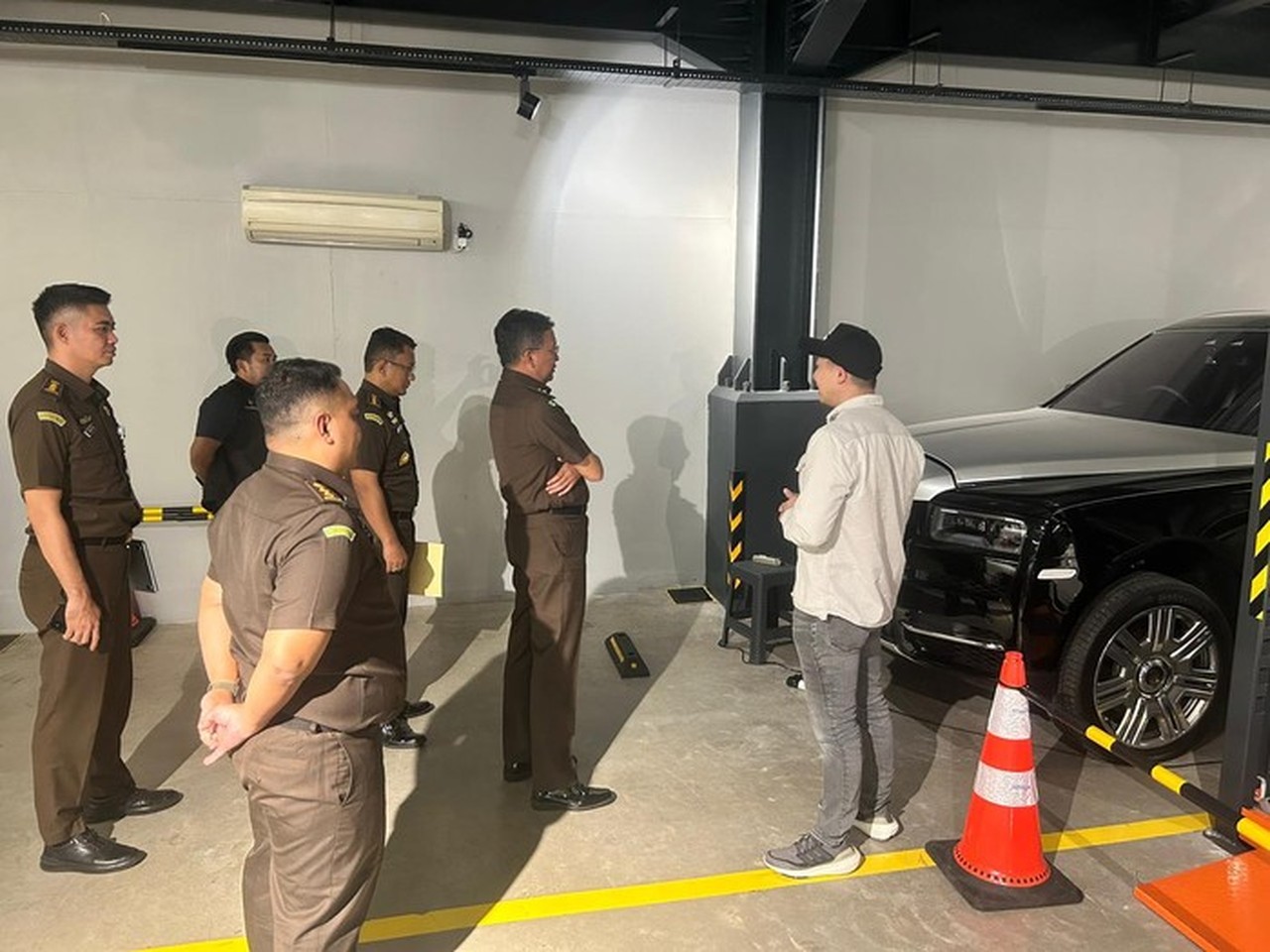 Kejagung Siap Lelang Rolls-Royce, Porsche, dan Ferrari Milik Harvey Moeis Cs