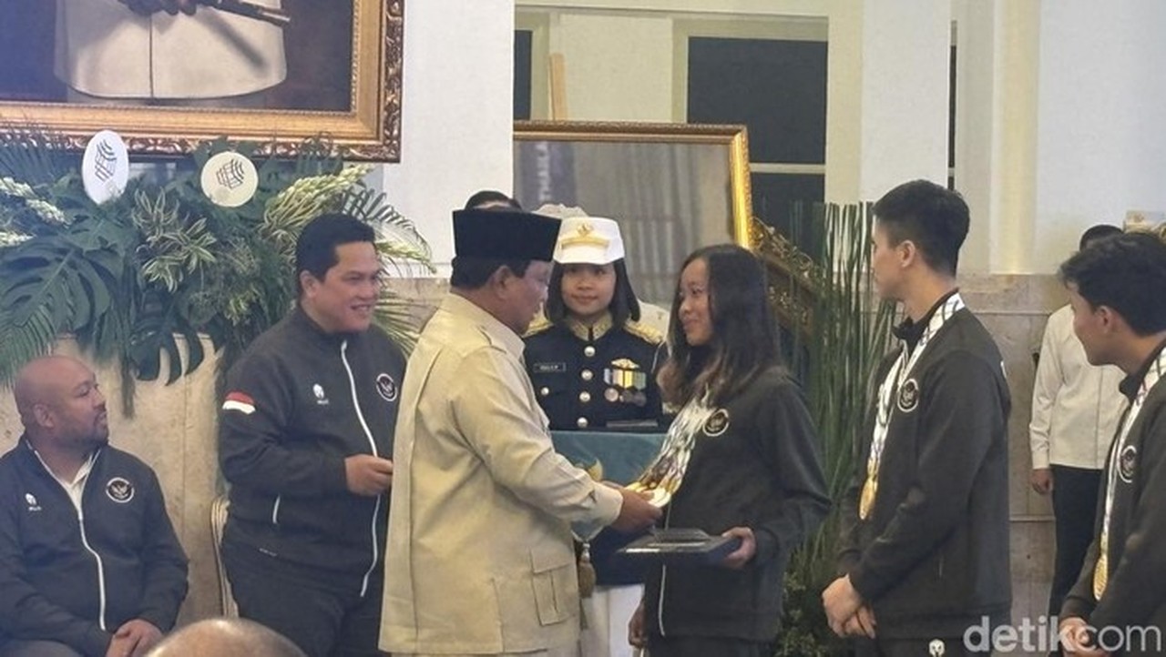 Prabowo Terkejut Lihat 5 Medali Emas Martina Ayu, Bonus Atlet SEA Games 2025 Naik Jadi Rp 1 Miliar