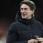 Manajer Tottenham Thomas Frank Tertangkap Kamera Minum dari Gelas Arsenal, Netizen Heboh