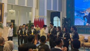 Prabowo Serahkan Bonus Rp 465 Miliar untuk Atlet Peraih Medali SEA Games 2025