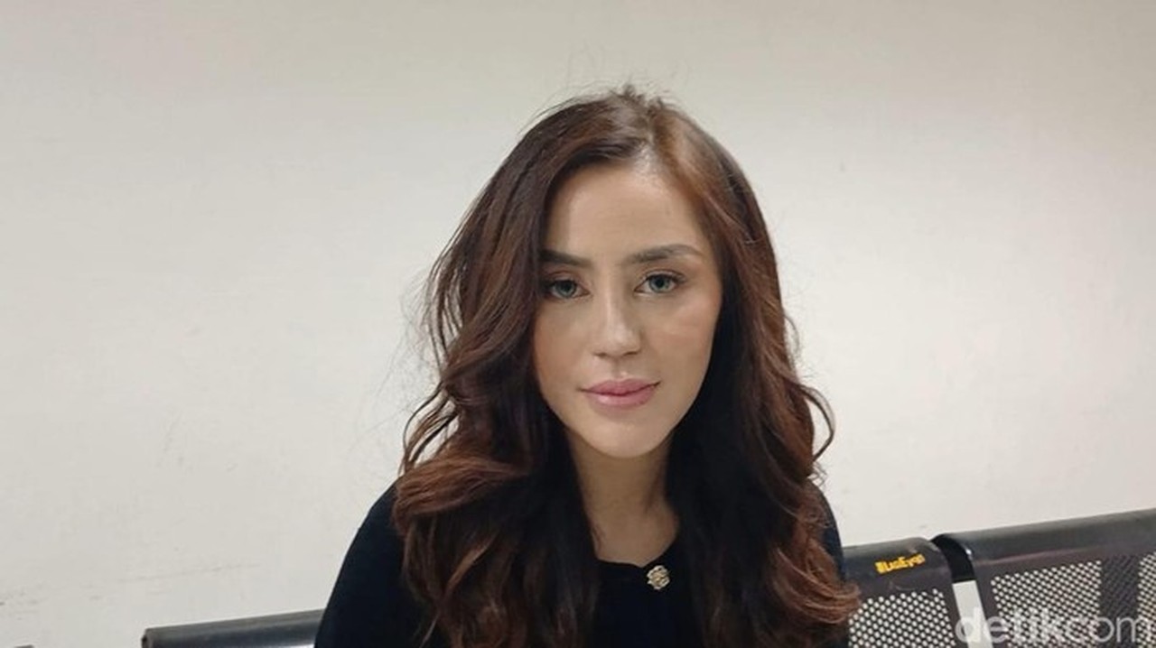 Safa Marwah Bantah Motor BMW Klasiknya Milik Ridwan Kamil, Sebut Ada Fitnah