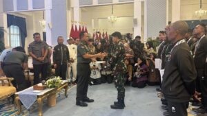 Panglima TNI Beri Kenaikan Pangkat Luar Biasa untuk Prajurit Peraih Medali SEA Games 2025