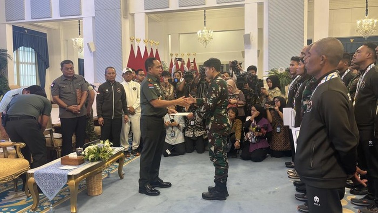Panglima TNI Beri Kenaikan Pangkat Luar Biasa untuk Prajurit Peraih Medali SEA Games 2025