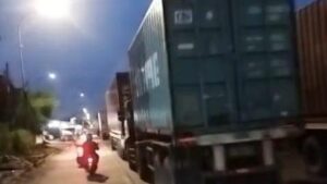 Macet Cakung-Cilincing 6 Km Akibat Lonjakan Truk Kontainer, Lalin Tol Terdampak