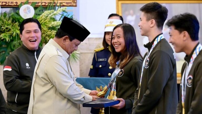 Presiden Prabowo Terkejut Lihat 5 Medali Emas Martina Ayu di SEA Games 2025