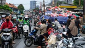 Sampah Tangerang Selatan Terkatung-katung, Pengalihan ke Serang dan Cileungsi Ditolak Warga