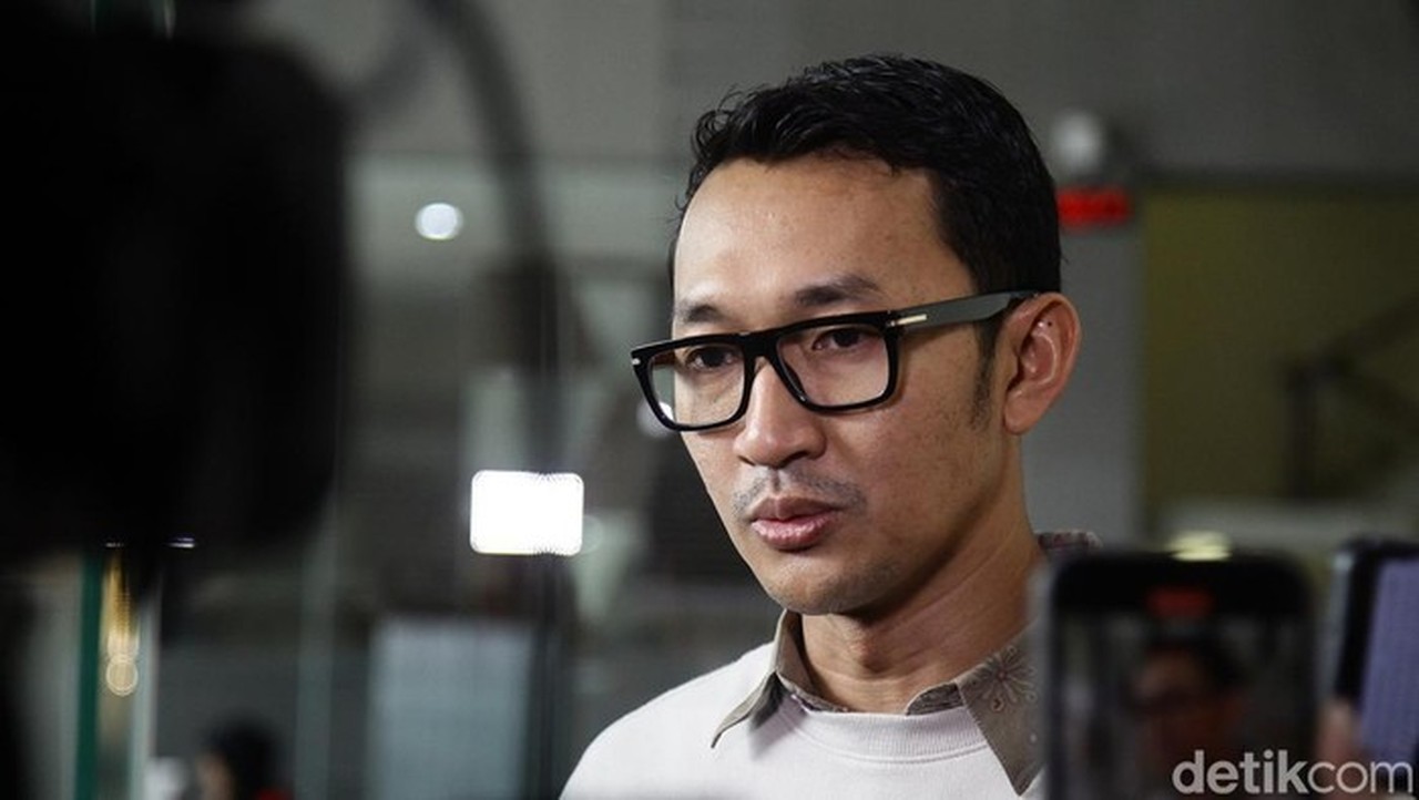 KPK Terima Rp 100 Miliar dari Travel Haji, Usut Dugaan Korupsi Kuota Tambahan KPK Terima Rp 100 Miliar dari Travel Haji, Usut Dugaan Korupsi Kuota Tambahan