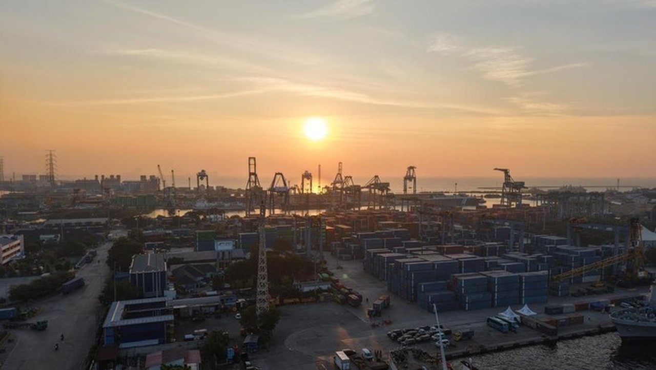 Pelindo Pastikan Operasional Pelabuhan Tanjung Priok Normal Meski Ada Penumpukan Truk