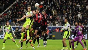 Drama 6 Gol! Eintracht Frankfurt dan Borussia Dortmund Berbagi Angka 3-3