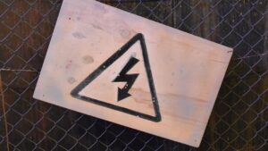 Buruh Pekalongan Tewas Tragis Tersengat Listrik Saat Buang Air Kecil di Pinggir Jalan