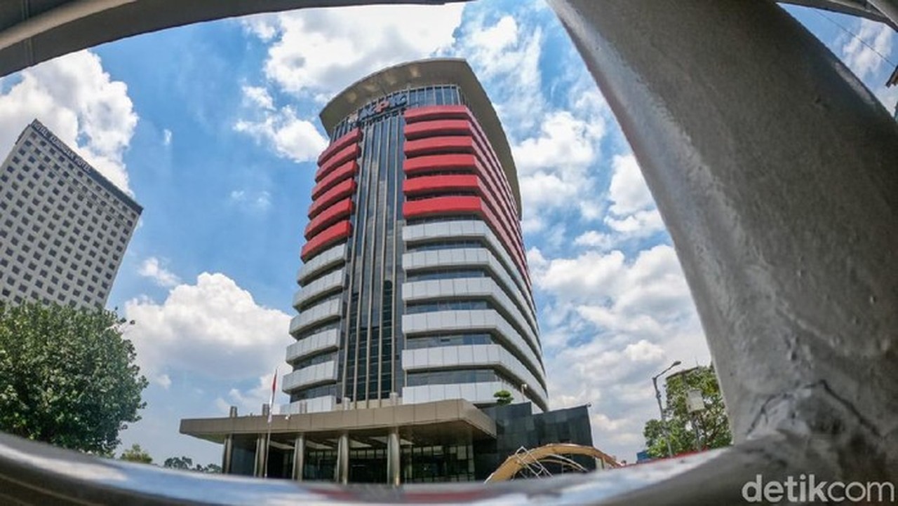 KPK OTT Pejabat Pajak Jakarta Utara, 8 Orang Diamankan Diduga Terkait Suap Pengurangan Pajak KPK OTT Pejabat Pajak Jakarta Utara, 8 Orang Diamankan Diduga Terkait Suap Pengurangan Pajak