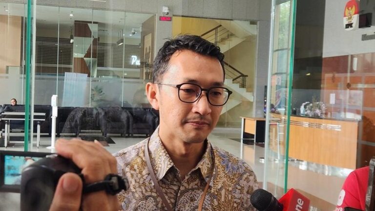 KPK Tunggu Pengembalian Aset Miliaran Rupiah dari Travel Haji Terkait Kasus Kuota Fiktif KPK Tunggu Pengembalian Aset Miliaran Rupiah dari Travel Haji Terkait Kasus Kuota Fiktif