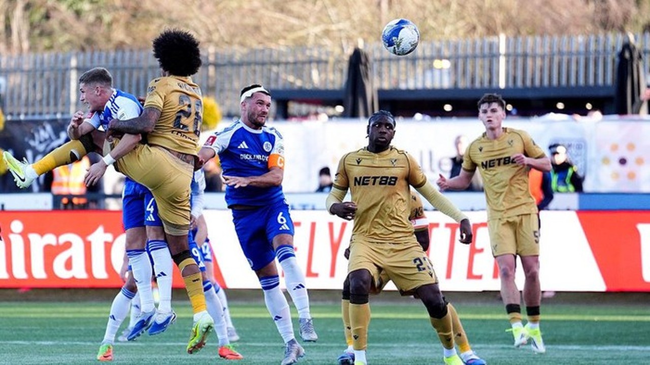 Piala FA: Lima Tim Premier League Gugur di Babak Awal, Dua Dipermalukan Tim Divisi Bawah Piala FA: Lima Tim Premier League Gugur di Babak Awal, Dua Dipermalukan Tim Divisi Bawah