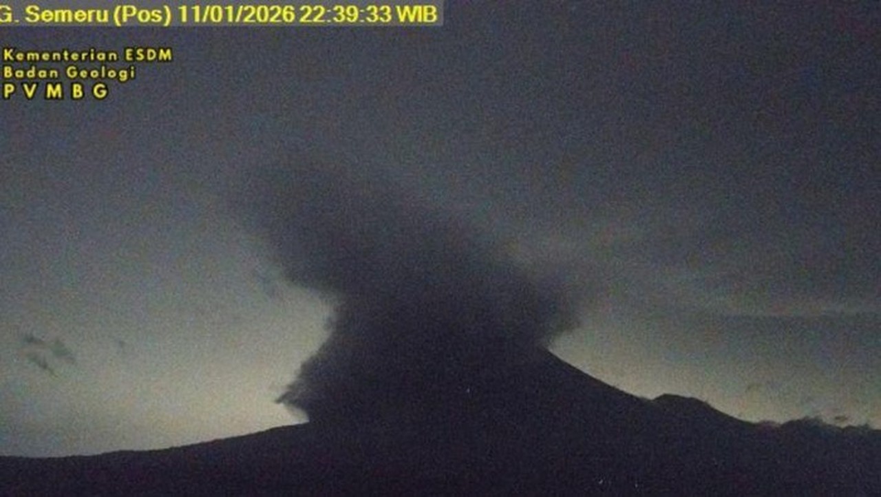 Gunung Semeru Kembali Erupsi Dahsyat, Luncurkan Awan Panas Guguran Sejauh 5 Kilometer
