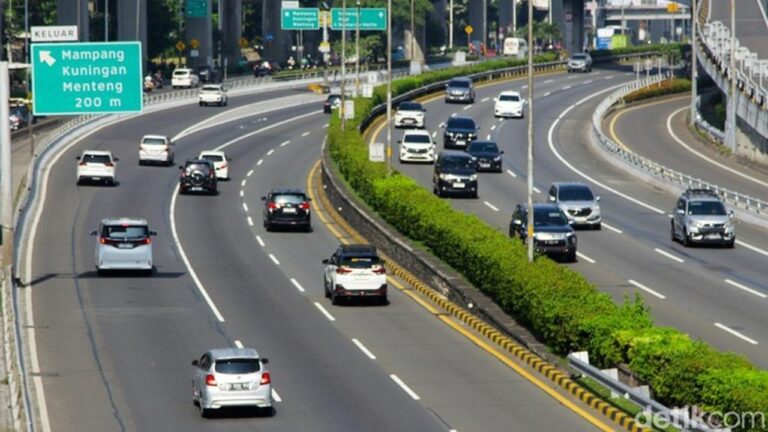 Lalu Lintas Tol Arah Jakarta Lancar Pagi Ini, Jasa Marga Pantau Sejumlah Ruas