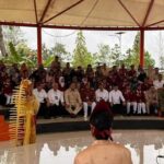 Prabowo Subianto Resmikan 166 Sekolah Rakyat, Duduk Bersama Siswa Nikmati Musik Tradisional