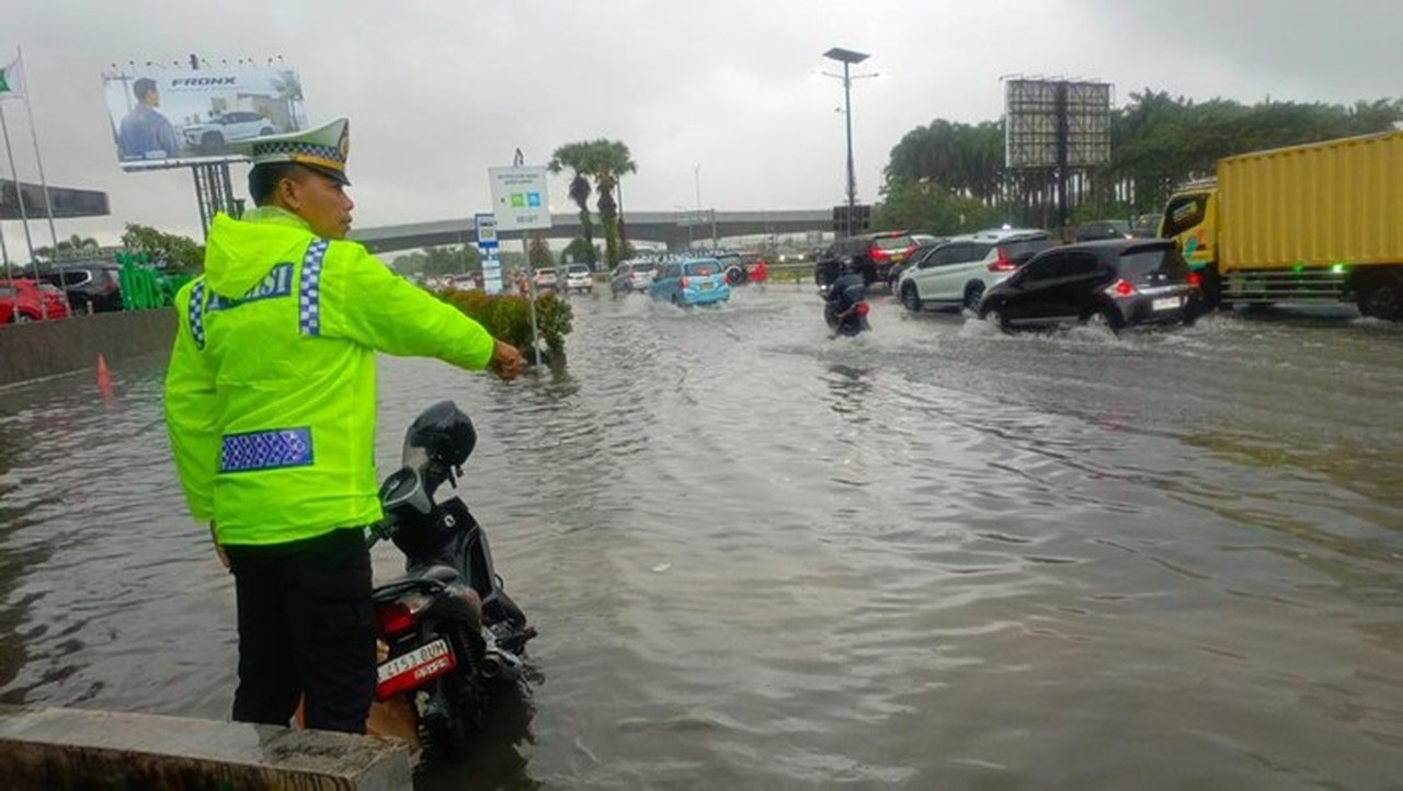 Banjir Landa Kawasan Bandara Soekarno-Hatta, Lalu Lintas Lumpuh di Sejumlah Titik