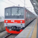 Banjir Genangi Jalur KRL Angke-Kampung Bandan, Perjalanan Commuter Line Terganggu Parah