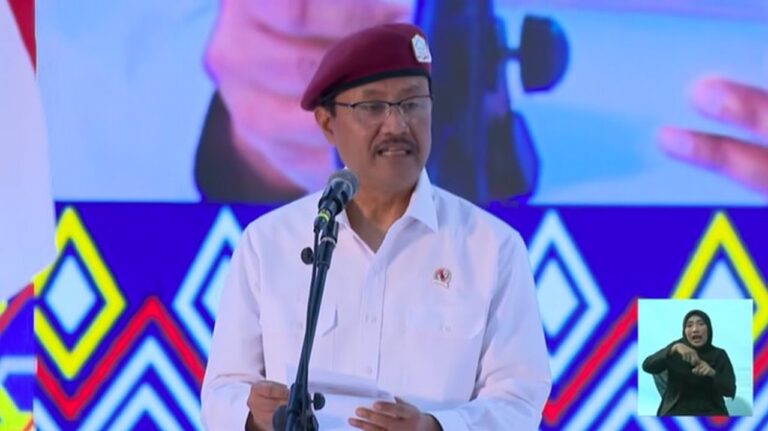 Gus Ipul: Lulusan Sekolah Rakyat Dibimbing Ikut Seleksi SMA Garuda dan Jadi Wirausaha