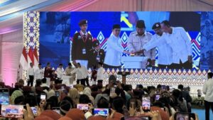 Prabowo Resmikan 166 Sekolah Rakyat di 34 Provinsi, Bangga Lihat Siswa Kurang Mampu