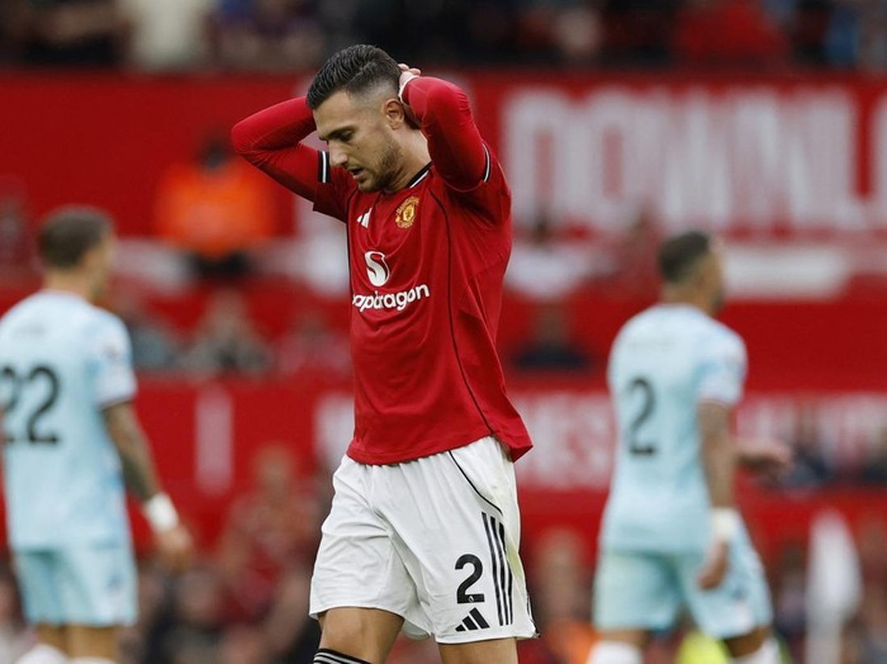 Diogo Dalot Ungkap Kesulitan Pemain MU Akibat Pergantian Manajer yang Sering Terjadi Diogo Dalot Ungkap Kesulitan Pemain MU Akibat Pergantian Manajer yang Sering Terjadi