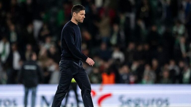 Real Madrid Pecat Xabi Alonso Usai Kalah dari Barcelona di Piala Super Spanyol