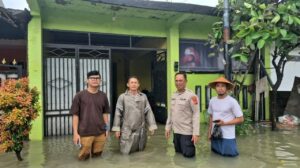 Banjir Landa Serang, Polres Dirikan Dapur Umum untuk Warga Terdampak