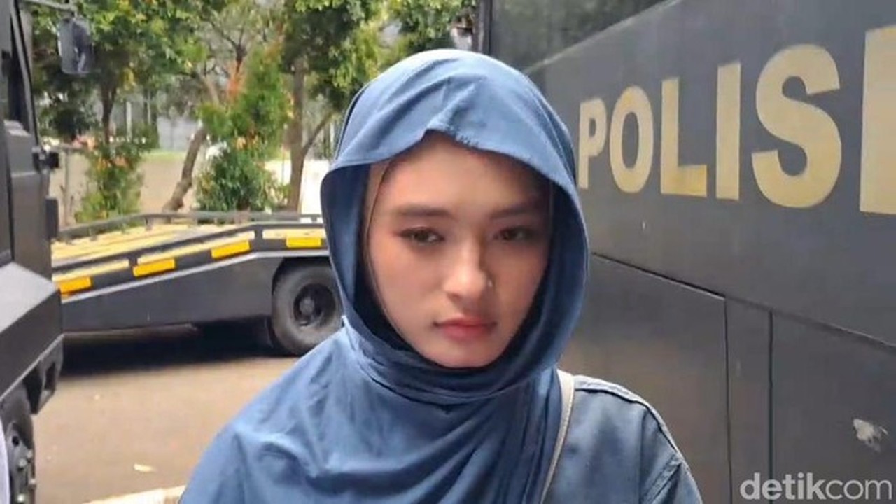 Inara Rusli Datangi Polda Metro Jaya, Upayakan Restorative Justice Kasus Perzinaan Inara Rusli Datangi Polda Metro Jaya, Upayakan Restorative Justice Kasus Perzinaan