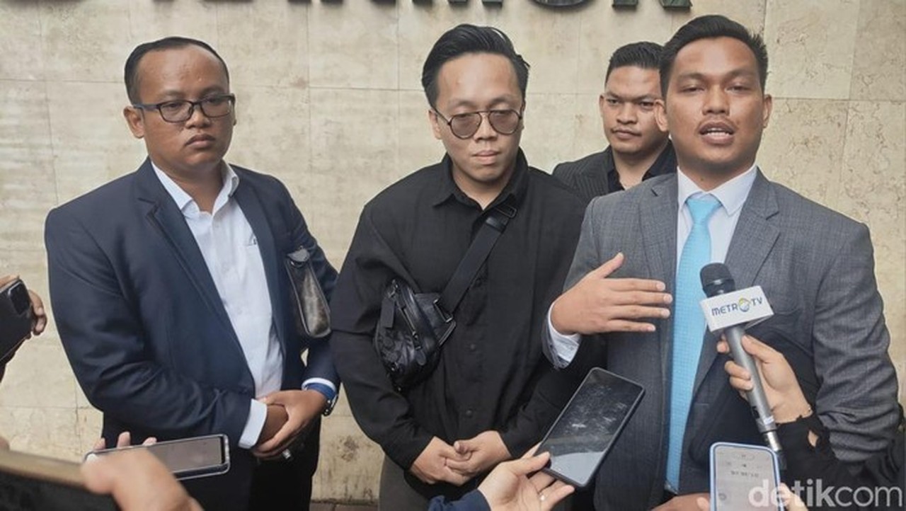 Dugaan Penipuan Kripto Timothy Ronald: Pelapor Rugi Rp 3 Miliar, Jalani Pemeriksaan di Polda Metro Jaya Dugaan Penipuan Kripto Timothy Ronald: Pelapor Rugi Rp 3 Miliar, Jalani Pemeriksaan di Polda Metro Jaya