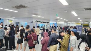 Usai Malam Tahun Baru, Stasiun MRT Bundaran HI Dipadati Ribuan Penumpang Dini Hari