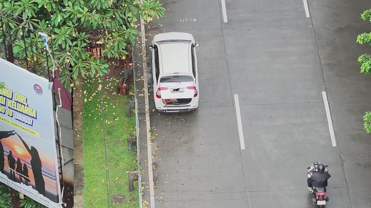 Korlantas Polri Gunakan E-TLE Drone untuk Tindak Pelanggaran Parkir di Bahu Jalan