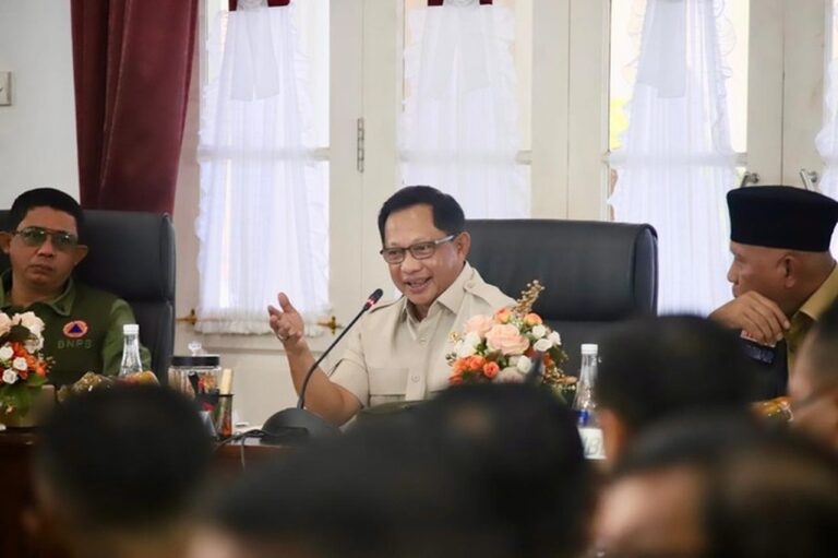 Mendagri Tito Karnavian Perkuat Strategi Percepatan Rehabilitasi Pascabencana di Sumatera Barat