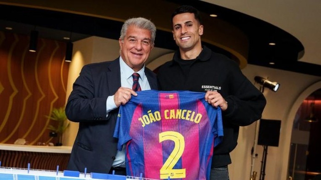 Joao Cancelo Kembali ke Barcelona, Ungkap Ambisi Besar di Periode Kedua
