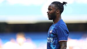 Liam Rosenior Buka Peluang Comeback Raheem Sterling dan Axel Disasi di Chelsea