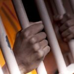 Pria Diduga Curi Besi di Jakbar Kepergok Ngumpet di Truk, Dihajar Massa