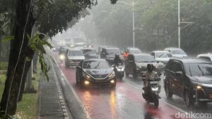 Demo Ojol di Kedubes AS Bubar, Jalan Medan Merdeka Selatan Jakarta Pusat Kembali Dibuka