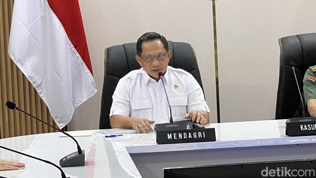 Mendagri Tito Karnavian Lantik Tiga Pejabat Tinggi Madya, Tekankan Kompetensi dan Inisiatif